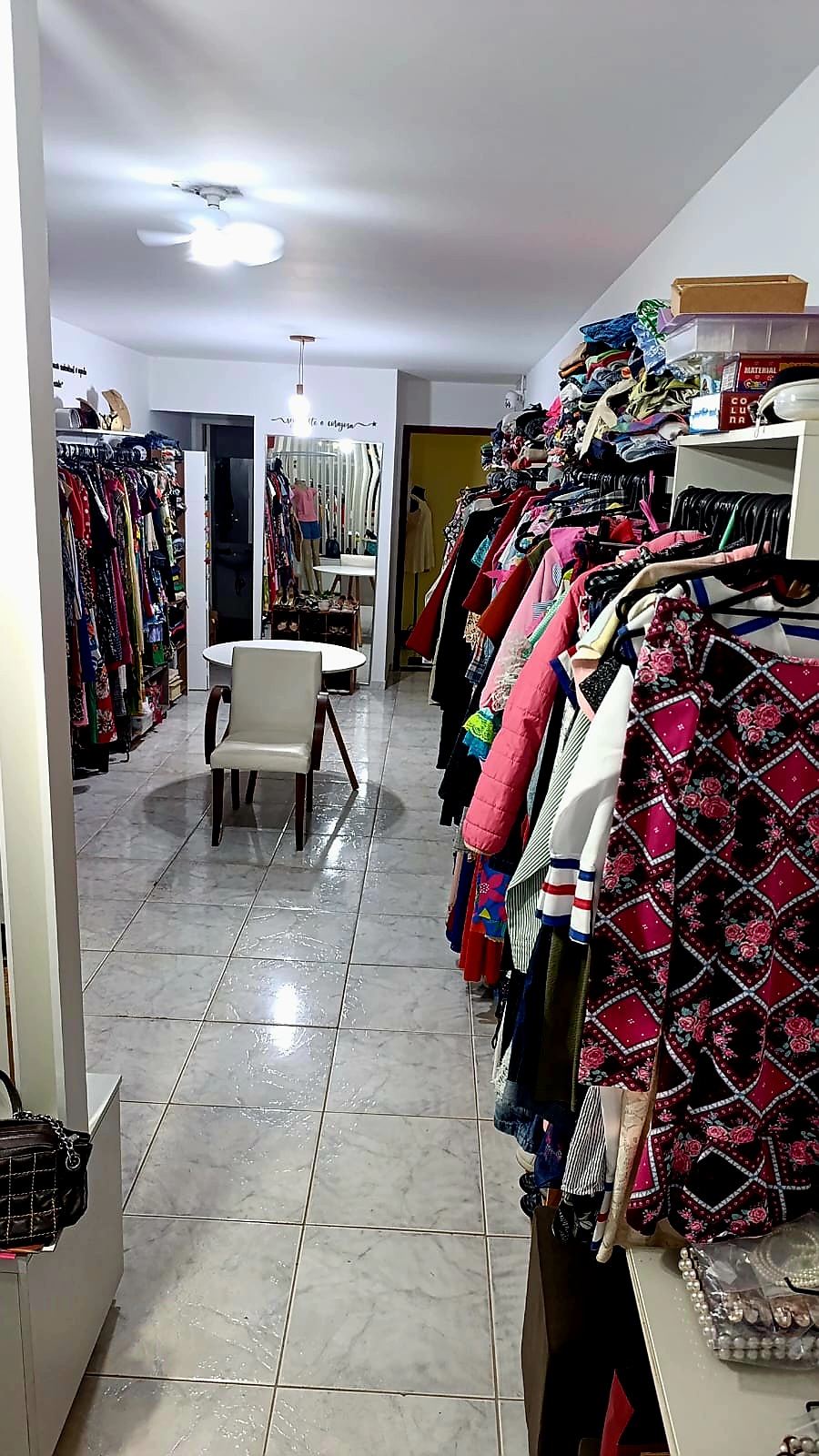 Ambiente da loja Closet Essencial — foto 3