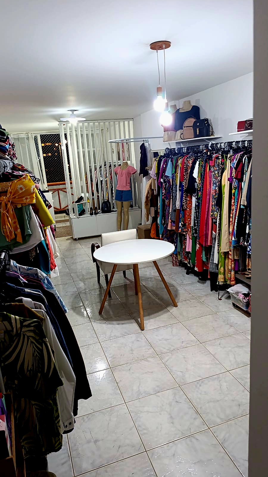 Ambiente da loja Closet Essencial — foto 1